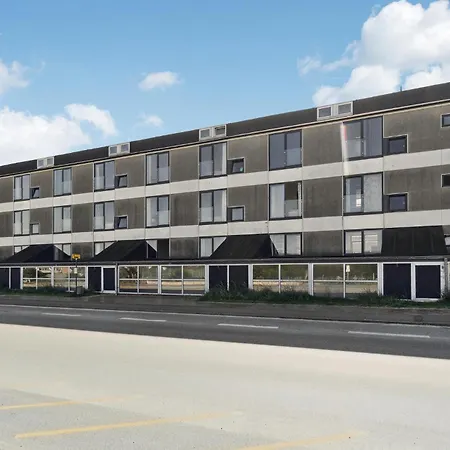 Bad, Lejl 56 Apartman *